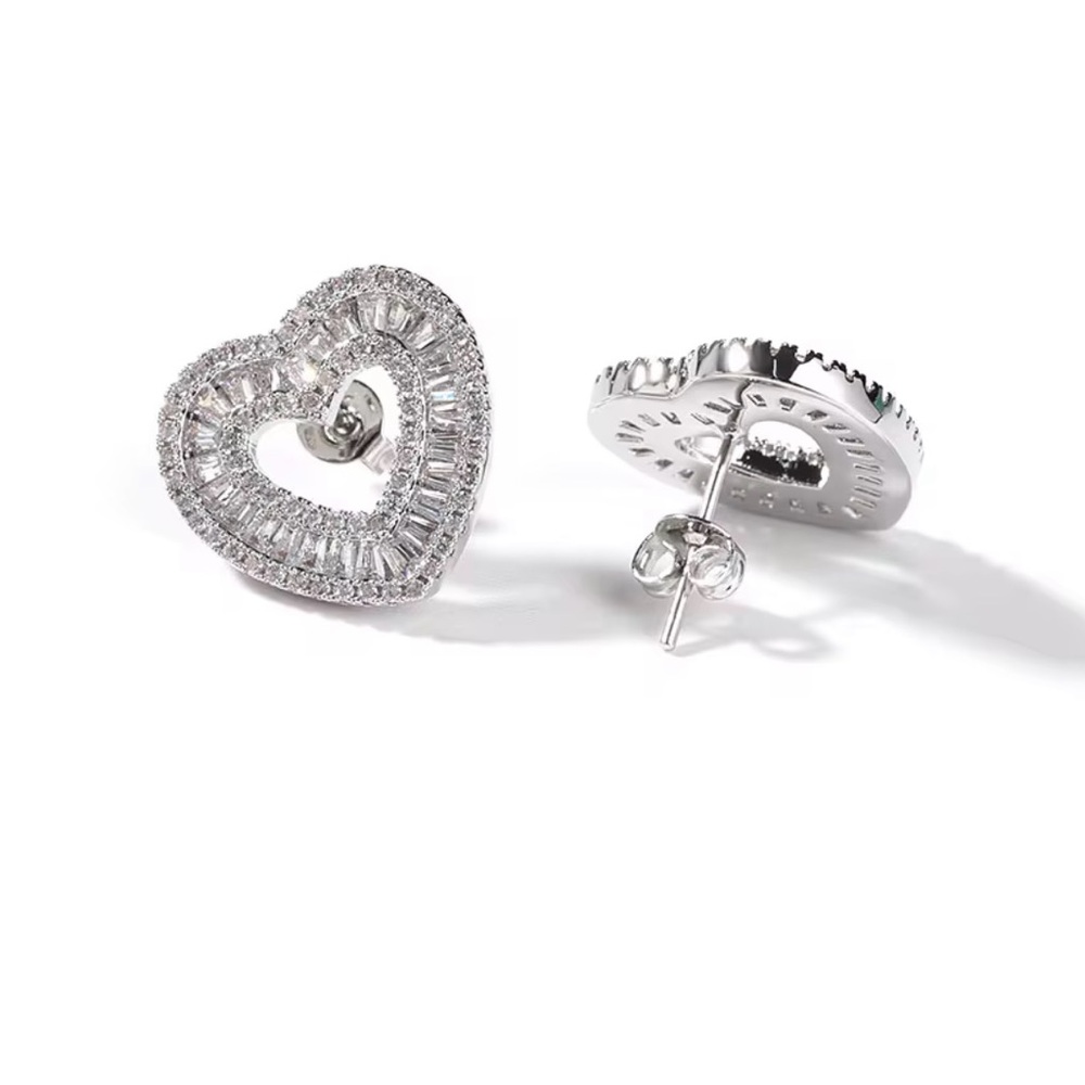 Princess heart shaped earrings cubic zirconia in SILVER.